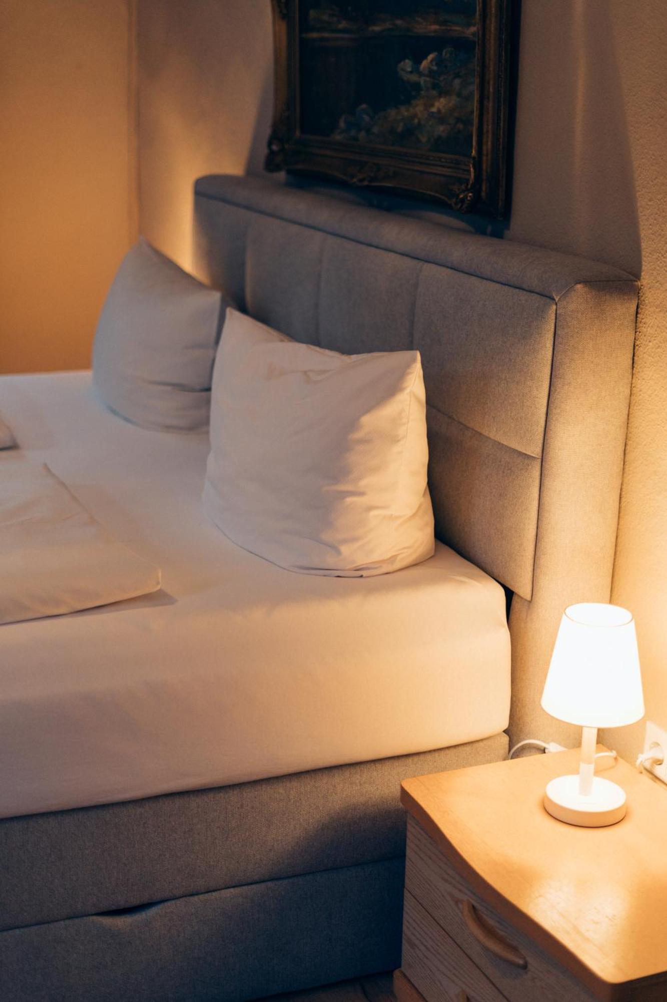 Gasthof Hotel Zur Post Egloffstein Bagian luar foto