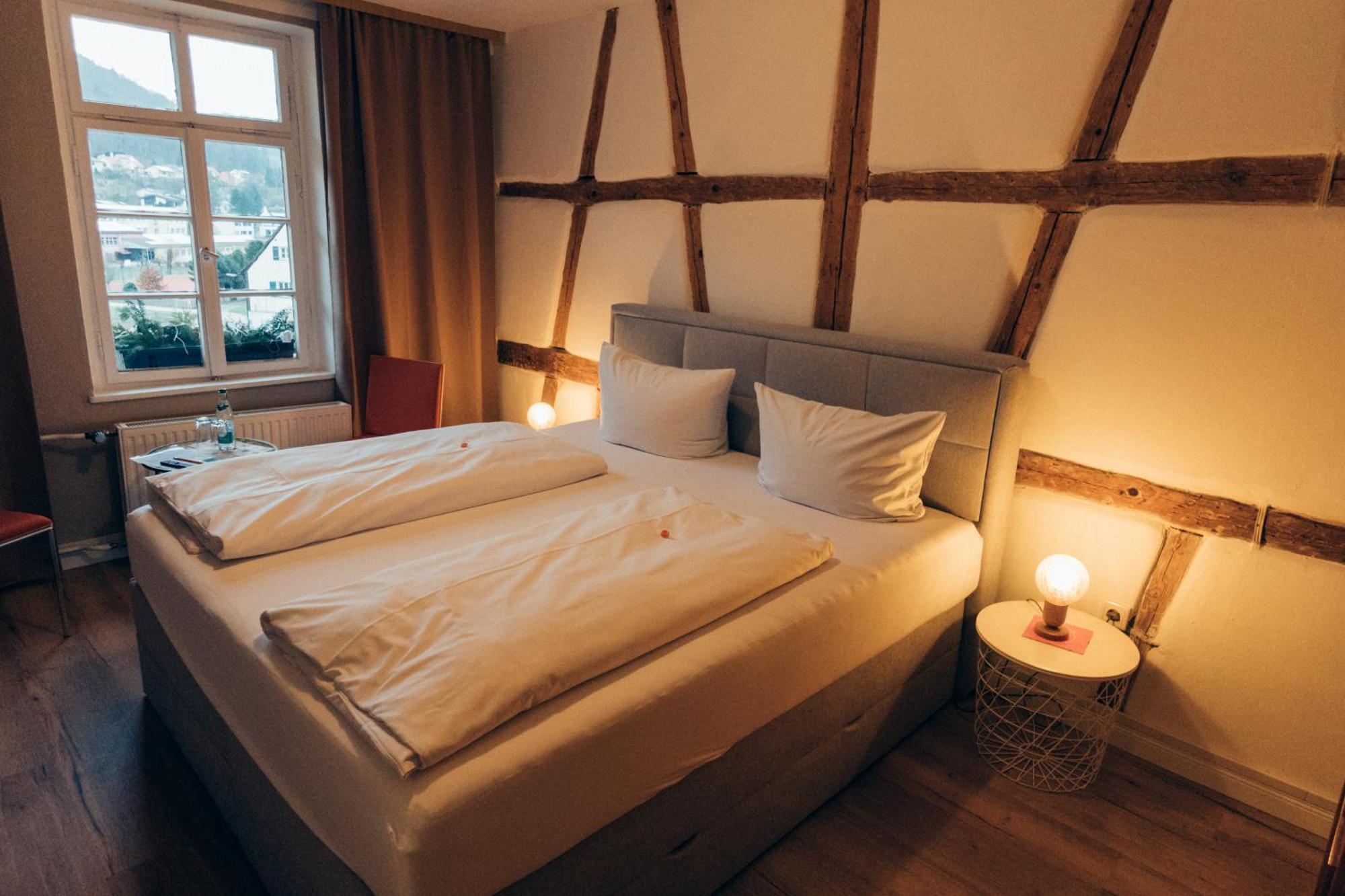 Gasthof Hotel Zur Post Egloffstein Bagian luar foto