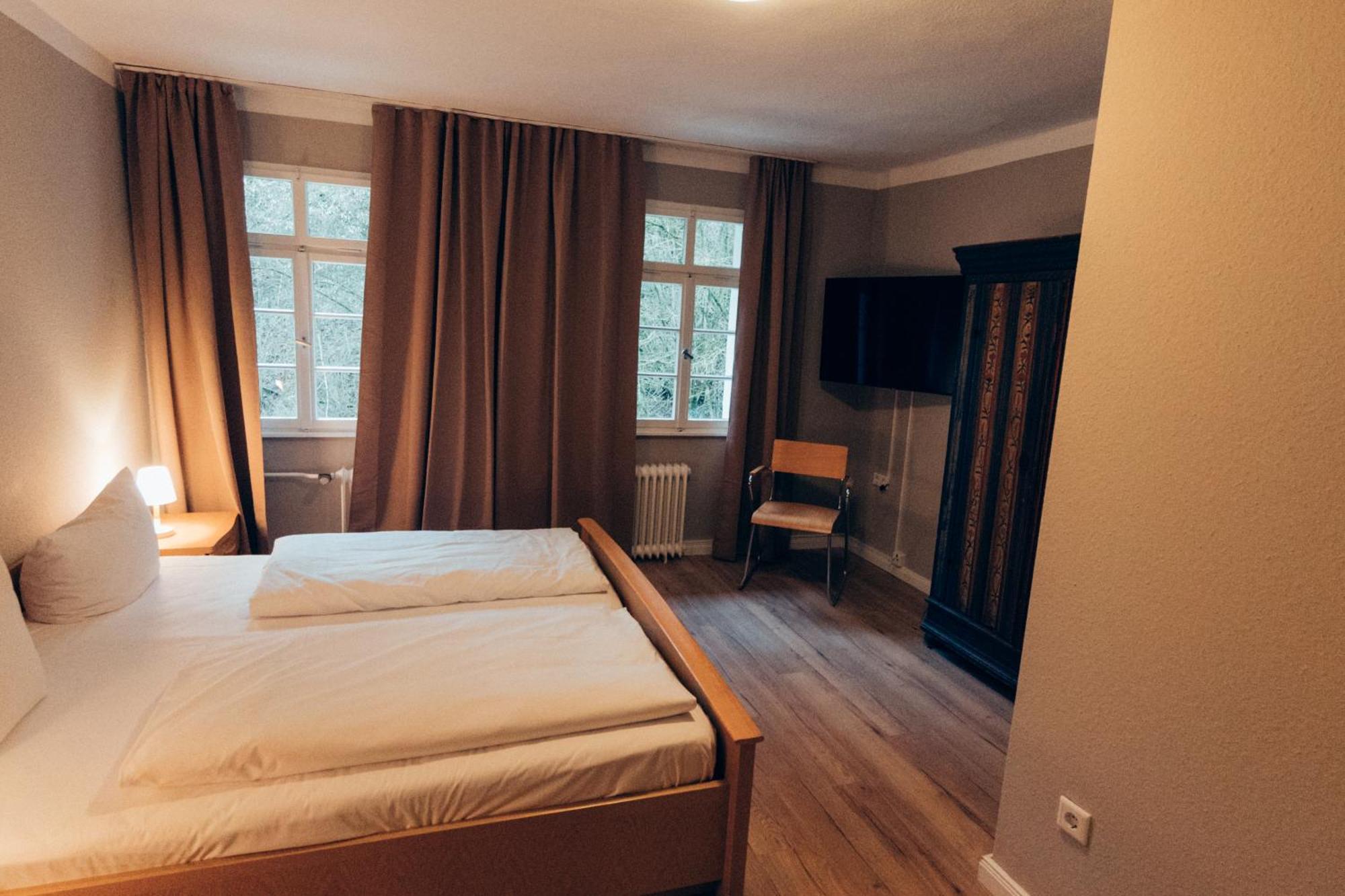 Gasthof Hotel Zur Post Egloffstein Bagian luar foto
