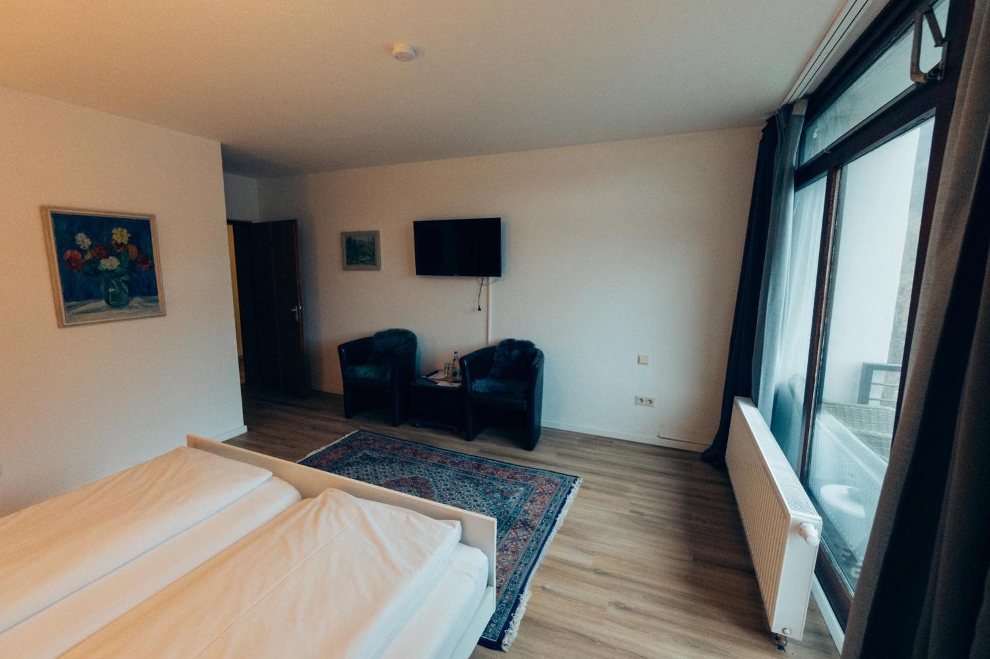 Gasthof Hotel Zur Post Egloffstein Bagian luar foto